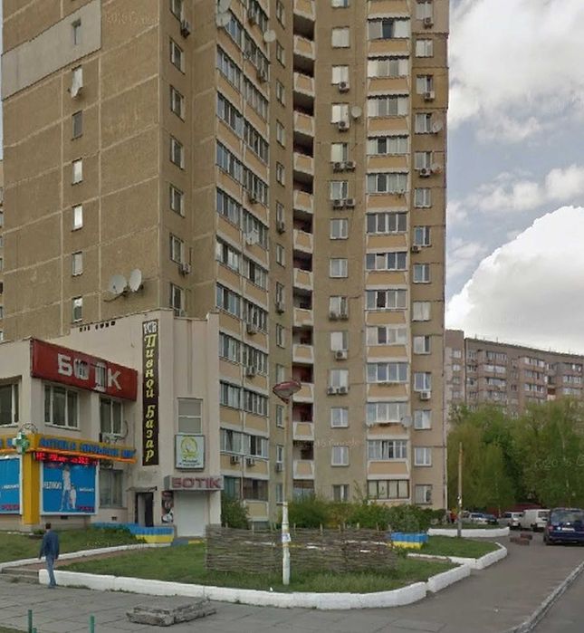 Продаж 4к квартири з євроремонтом та меблями Виноградар Порика 7А