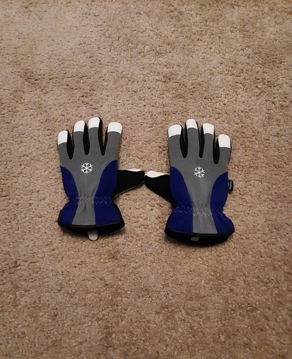 Rekawiczki robocze ocieplane wodoodporne.