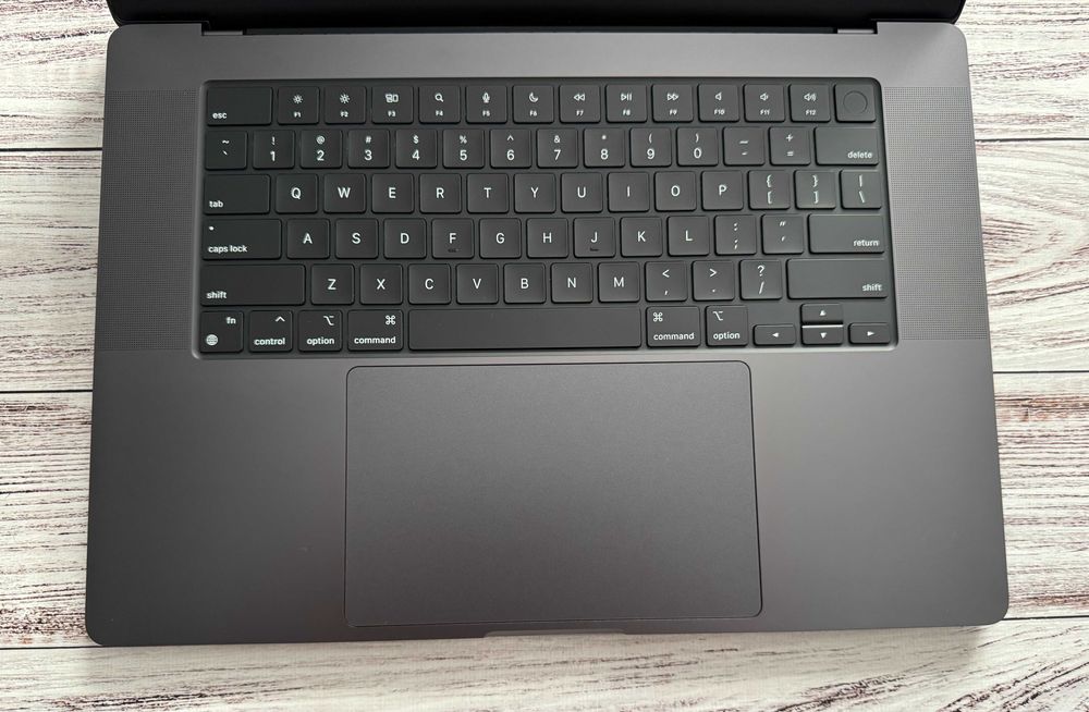 Macbook Pro 16" 2024 M4 Pro / 24Gb / SSD 512Gb Space Black