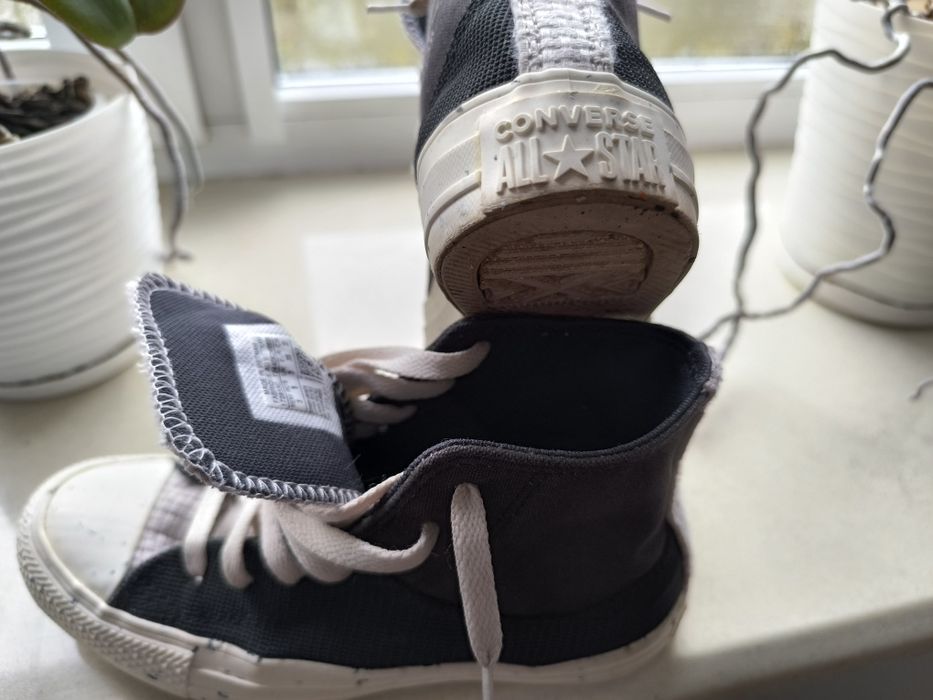 Продаються converse