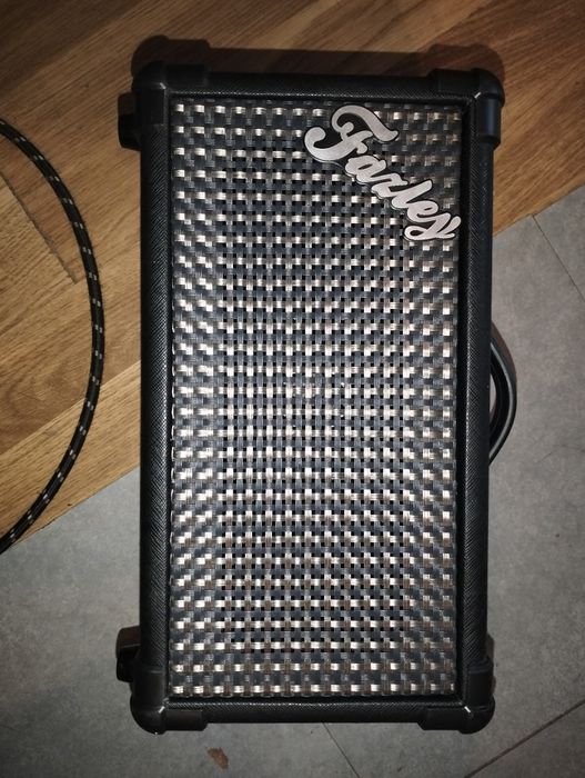 Coluna Bluetooth + amplificador de guitarra