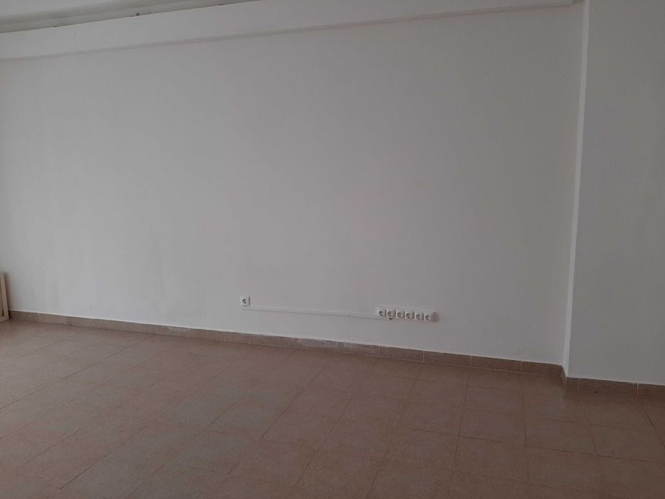 Edificio para serviços bem localizado na zona de Sintra