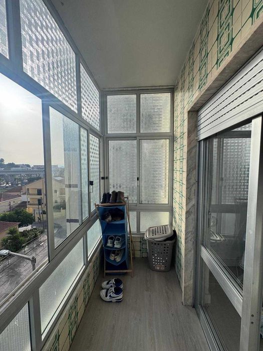 Quarto p/ Casal em Alhandra c casa de banho privativa e marquise