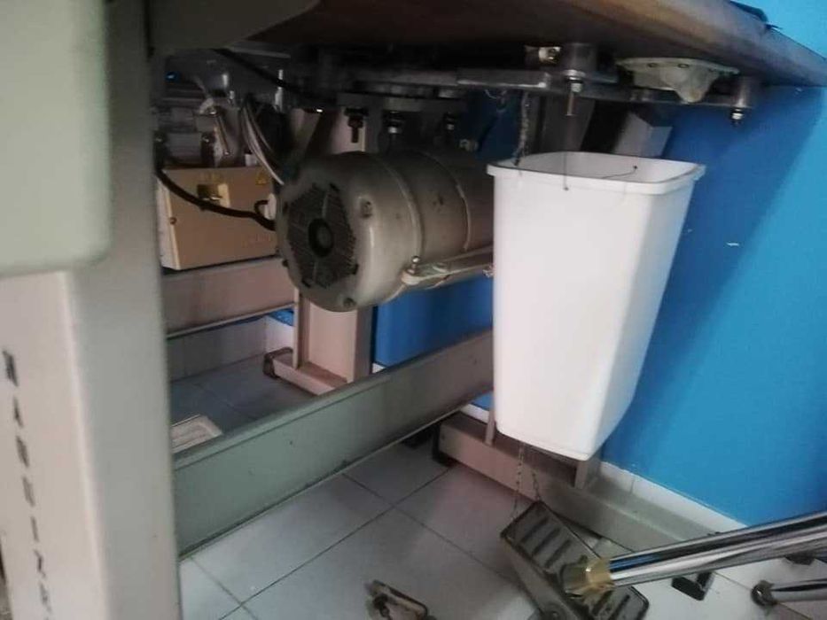 Máquina de Costura profissional marca Brother  tipo computorizada como