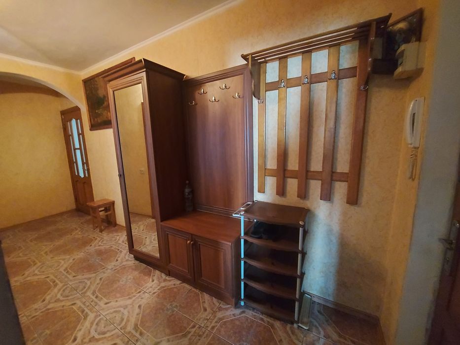 Сдам 2ком Семьи Глодан 13/ Ярос. Мудрого/ Таирово. 3этаж