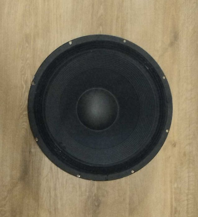 Behringer Eurolive 18SW1600D8 subwoofer niskotonowy bass sub głośnik