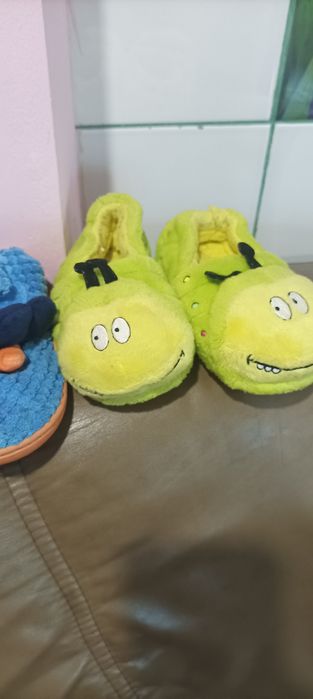 Капці тапки тапочки у садок Carter's