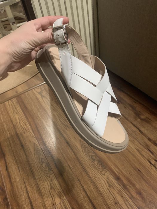 Босоніжки 38 розмір, шкіра