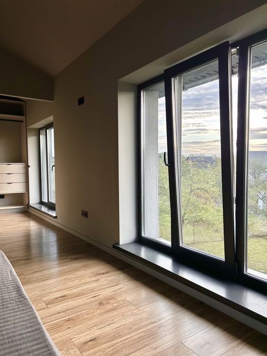 Будинок з ремонтом і меблями