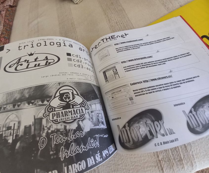 Dois exemplares revista Nome anos noventa Leiria