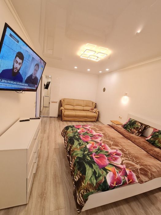 Сучасна  квартира-студія   подобово, помісячно з євроремнтом