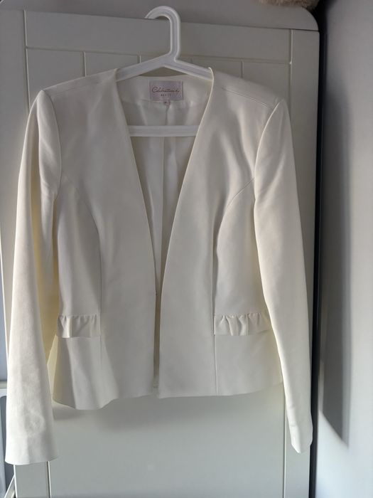 Kremowy zakiet 38 elegancki Mohito