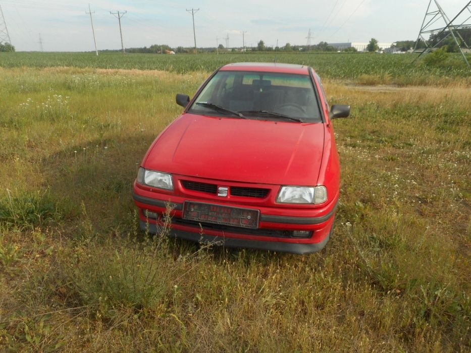 Seat Ibiza,1,4 benzyna,8-zaworowa,na części,czerwony