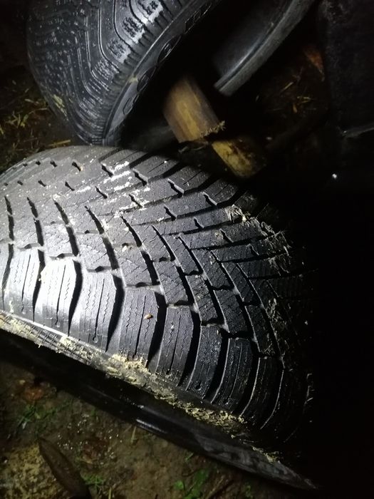 Зимня гума Continental 225 50 17 98H extra load m+s