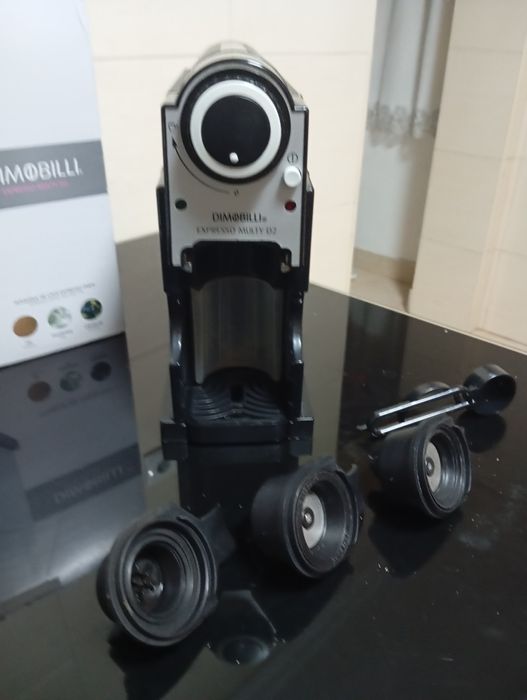 Máquina de café semi-nova Marca: DIMOBILLI