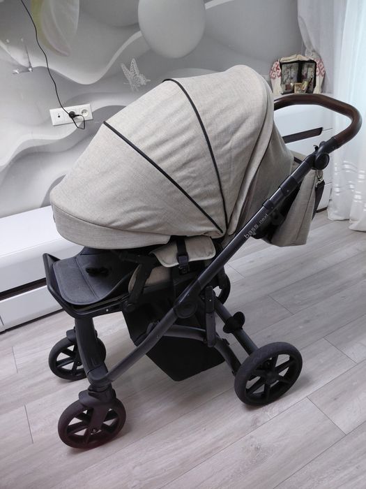 Продам коляску 2 в 1 Roan Bass Next