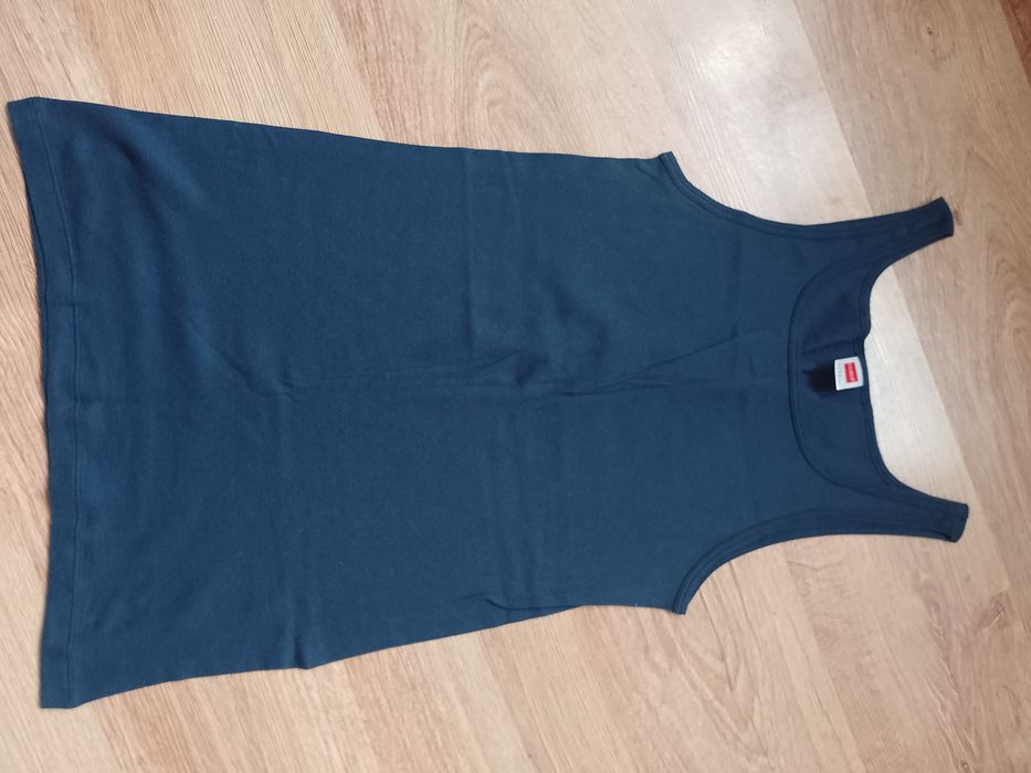 Granatowy podkoszulek