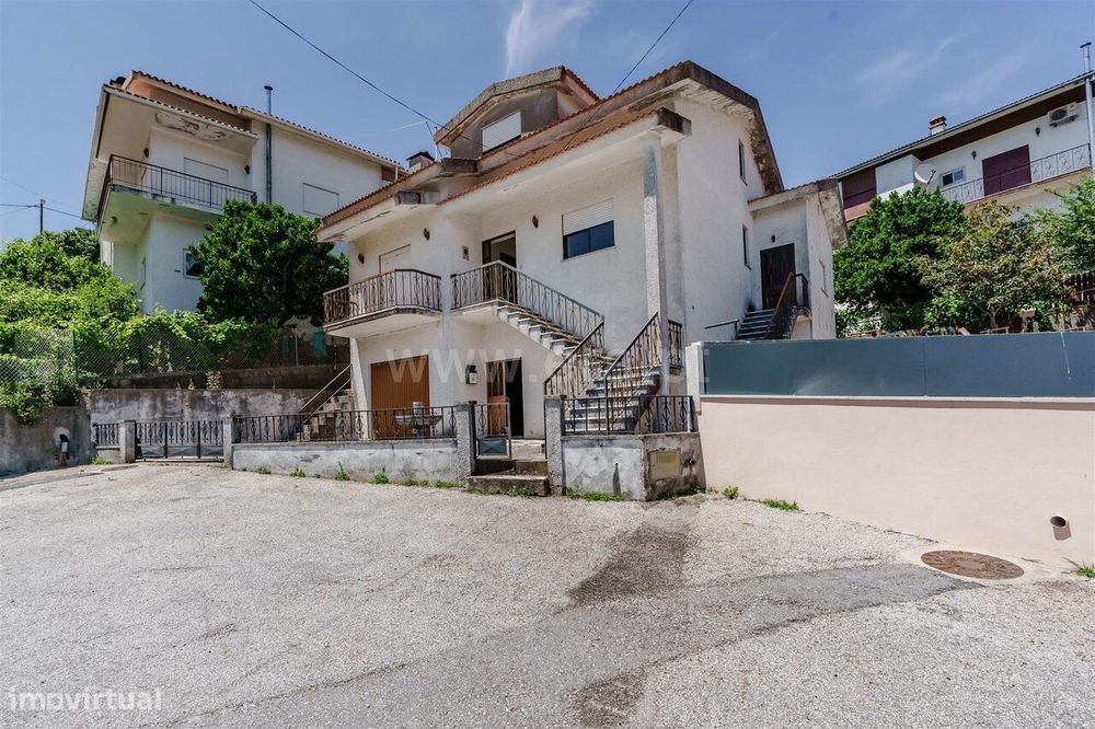 Moradia Isolada T3 / Seia, Torrozelo
