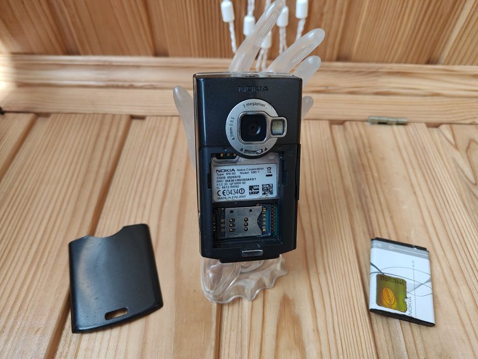 Nokia N80           .