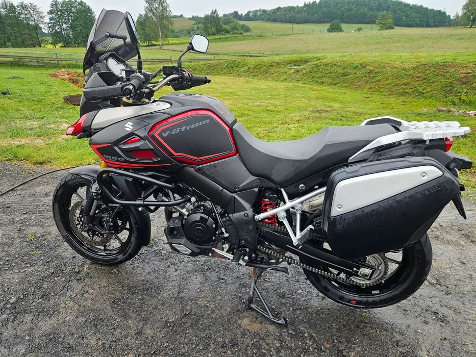 Suzuki DL 1000 V-STROM. ABS. Akrapović , stan bdb , po dużym serwisie bez wkładu