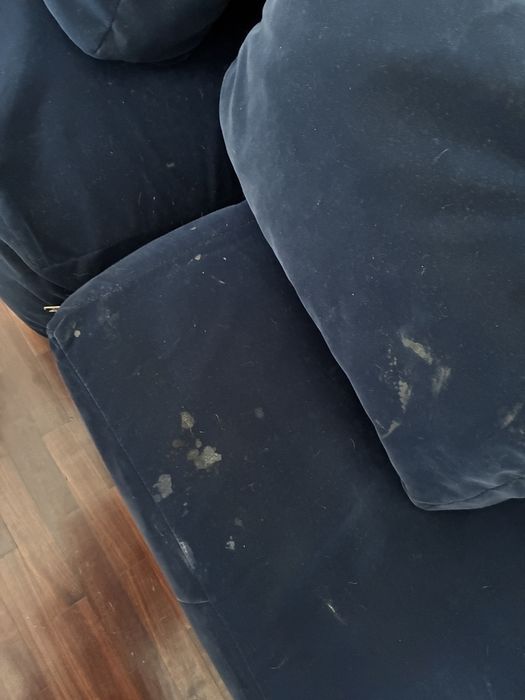 Sofá cama azul usado
