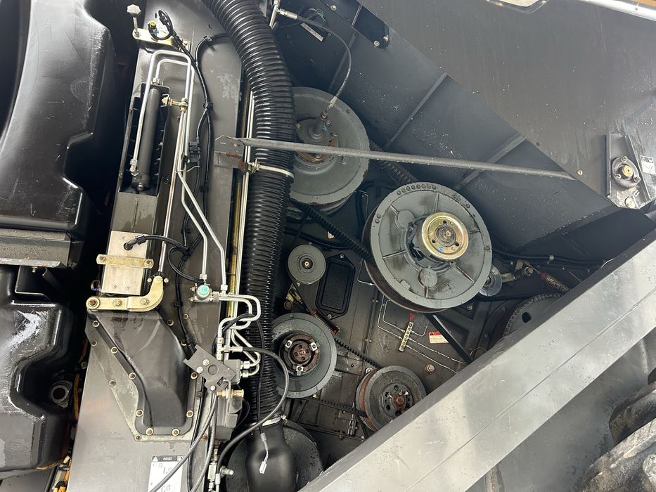 Комбайн Claas Cat Lexion 740