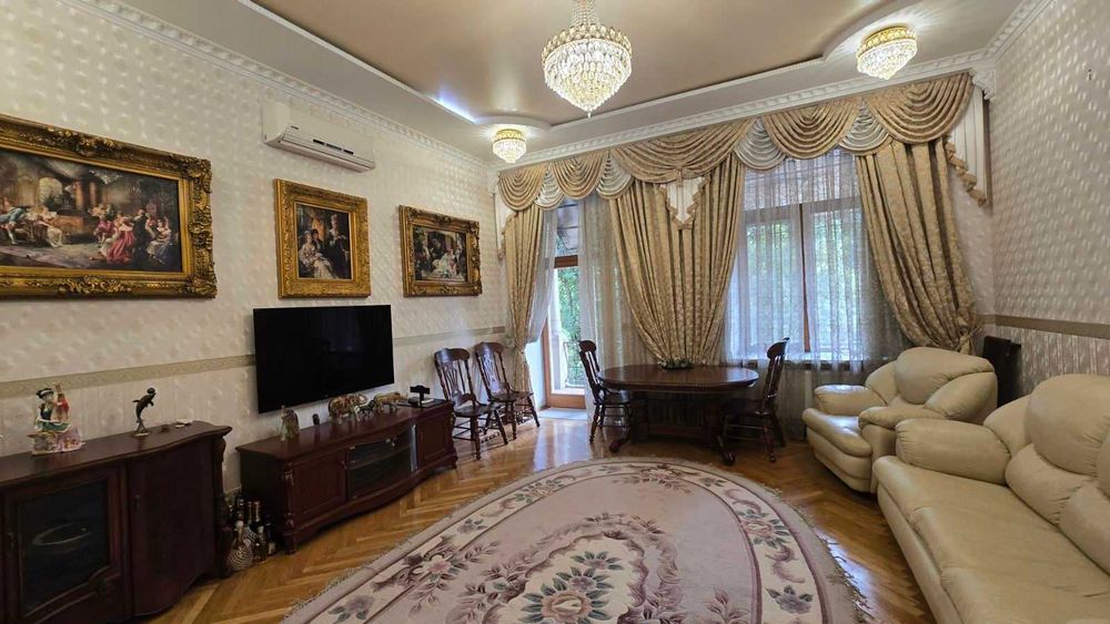 Продам 4 комнатную квартиру в Приморском районе с АГВ. Проспект Шевченко / Пироговская