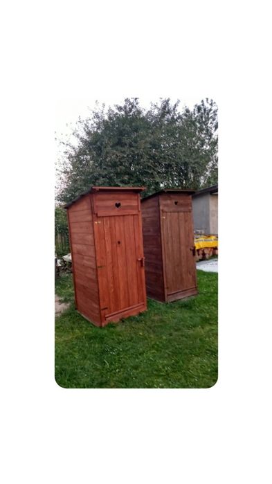 Wc wychodek podwórkowy kibelek drewniany
