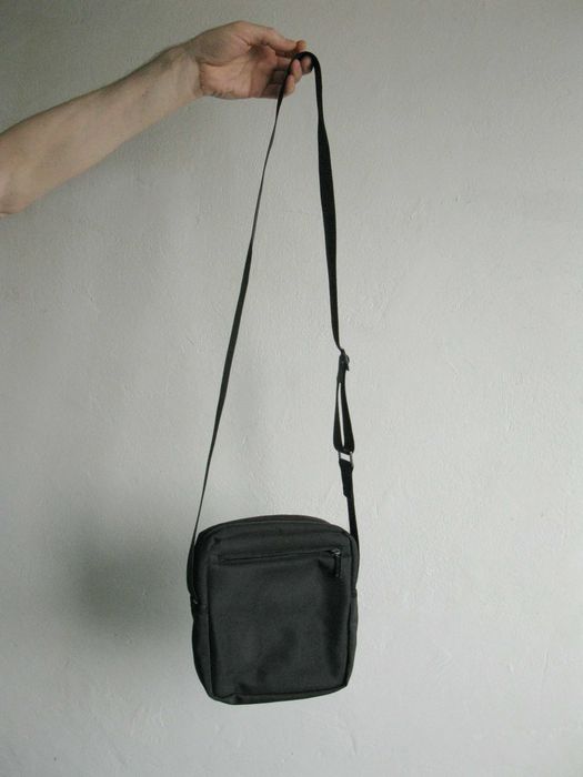 Delsey сумка через плечо с длинным регулируемым ремнём.