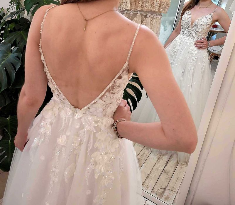 Suknia ślubna z SIMPLE Wedding Dress