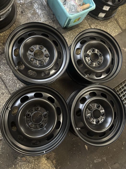 Komplet felg stalowych  16” 5x120 BMW bdb stan TPMS