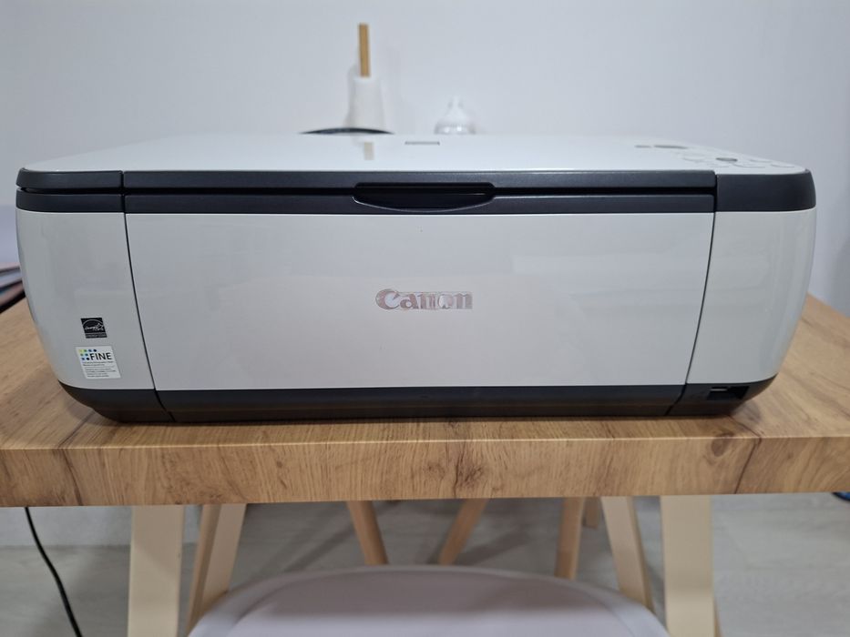 Vendo impressora CANON, trabalhar 5 estrelas.