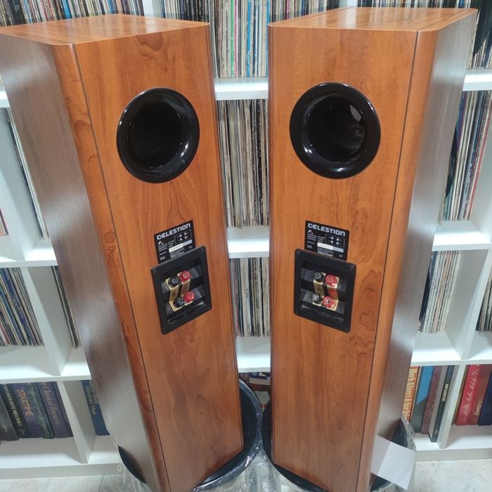 Colunas Celestion F20 - 2 vias exelente estado