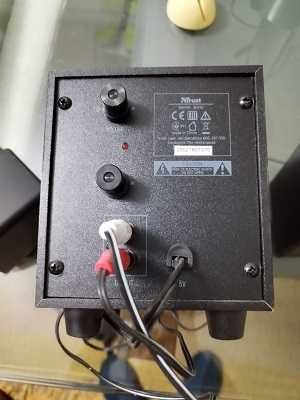 Colunas 2.1 18W com subwoofer Trust