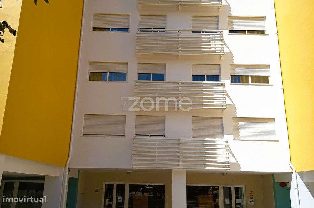 T1 com Garagem e Arrecadação, Penha de França