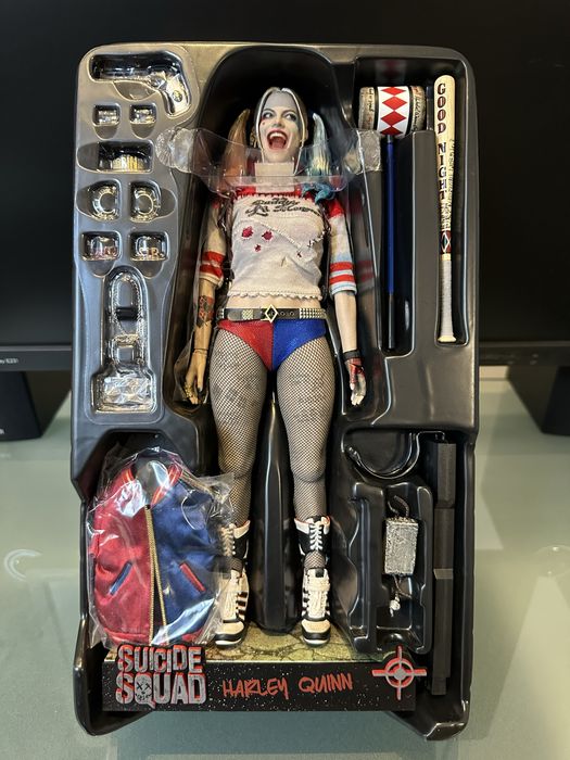Фигурка 1/6 hot toys mms383 SUICIDE SQUAD – HARLEY QUINN