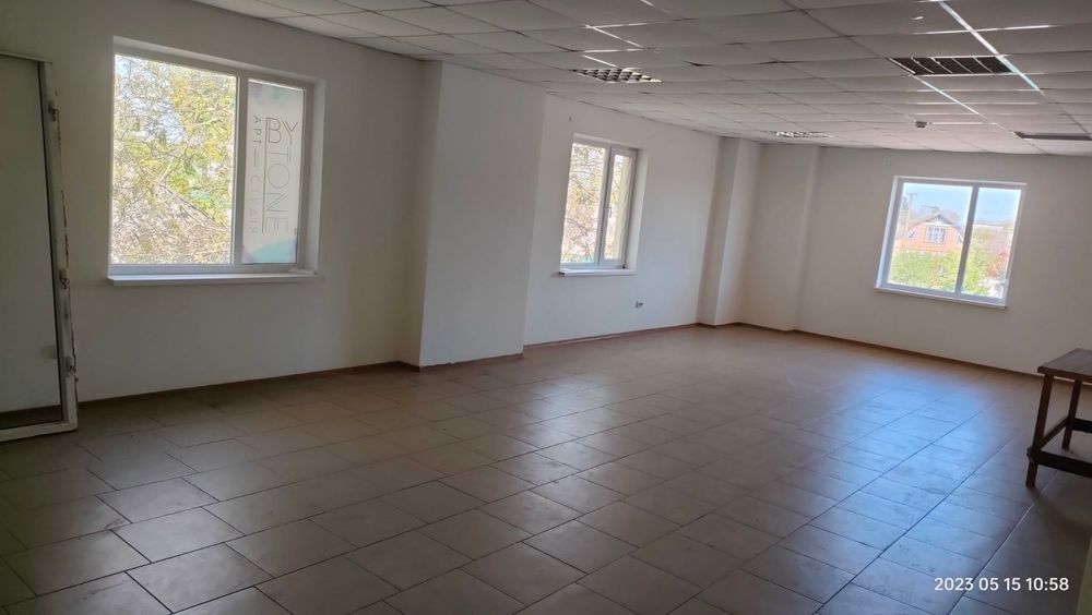 Продається діючий магазин в центрі Жашкова