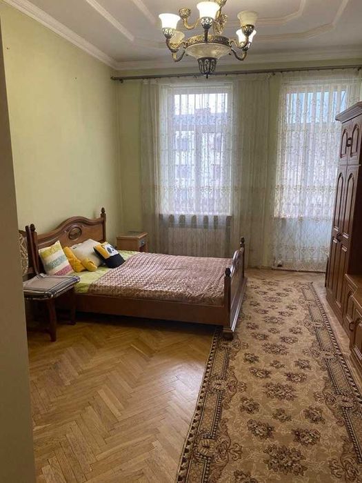 Оренда 4-кімнатної двохрівневої квартири в центрі Дрогобича