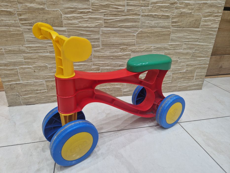 Rowerek dziecięcy kolorowy.