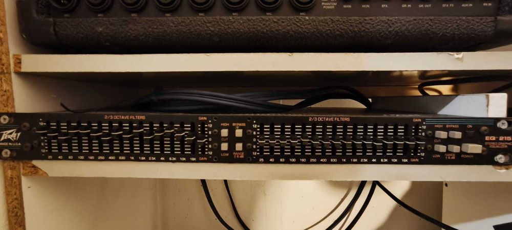 Sistema PA Peavey Completo – XRD 680S + EQ 215 + 2 Colunas XT Series