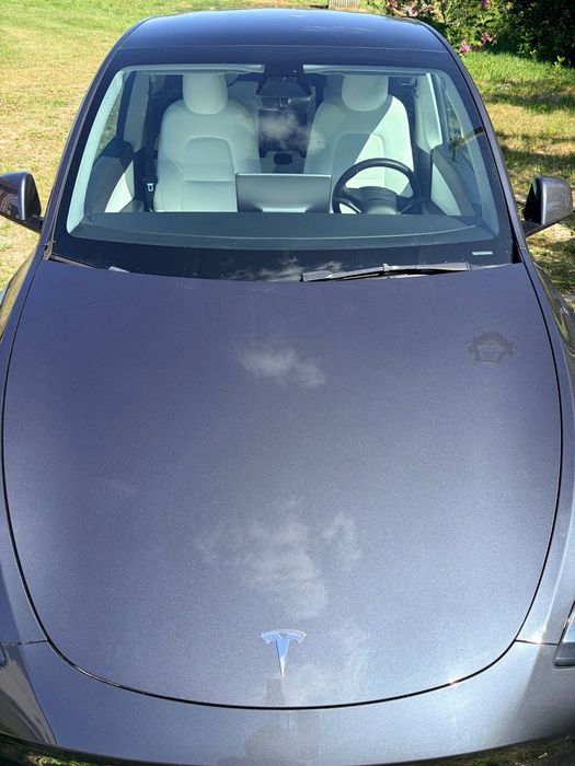 Автомобіль Tesla