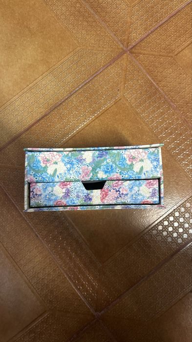 Caixa de arrumação para joias