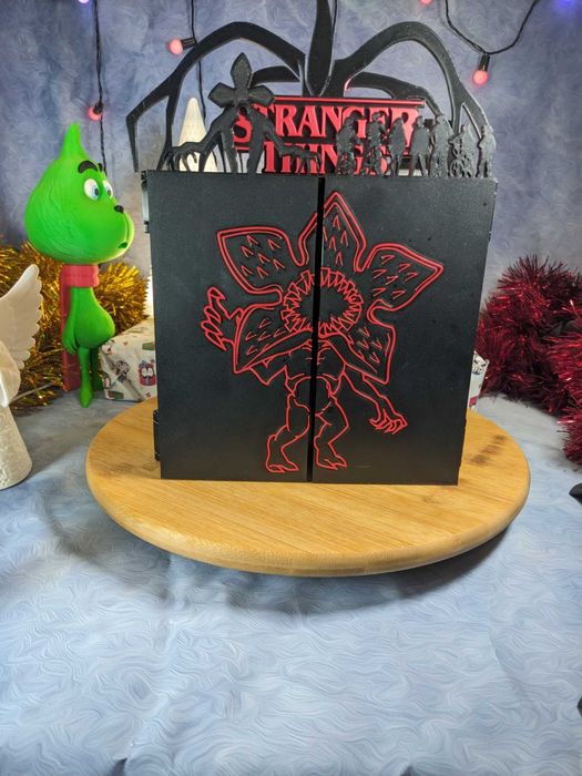 STRANGER THINGS 3D-стенд Kinder Joy Дивні Дива