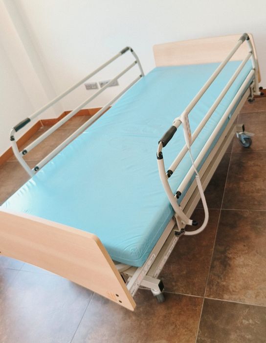 Cama Articulada Eléctrica - Hospitalar