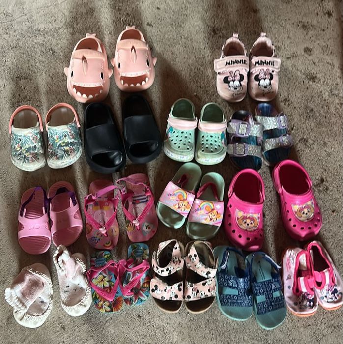 Roupa e Calcado de Menina dos 1 aos 6 anos a partir de 1€ ate 10€ por peca