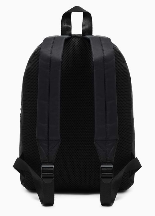 Рюкзак жіночий Cropp з захистом від дощу чорний новий