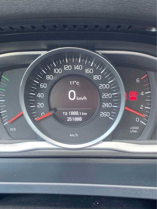 Volvo V60 D2 2014