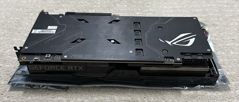 Gráfica Asus GeForce RTX 2070 Asus ROG Strix AURA OC 8GB GD6