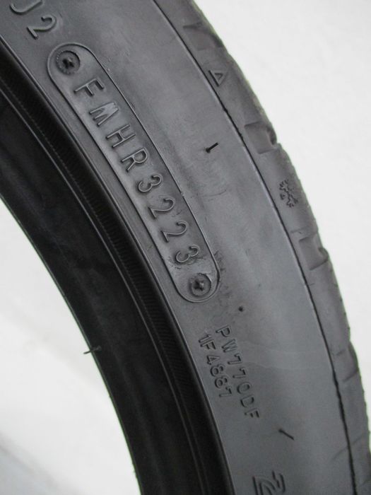2x 225/40R19 Falken Eurowinter HS02 Pro 6,3mm 23r.