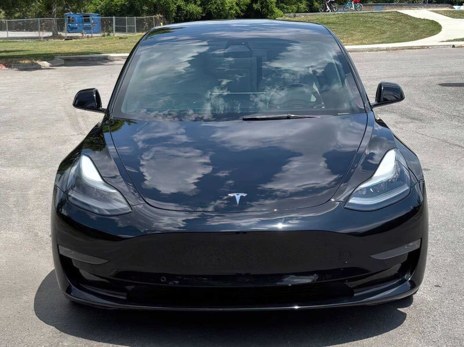 Tesla Model 3 Long Range      2022